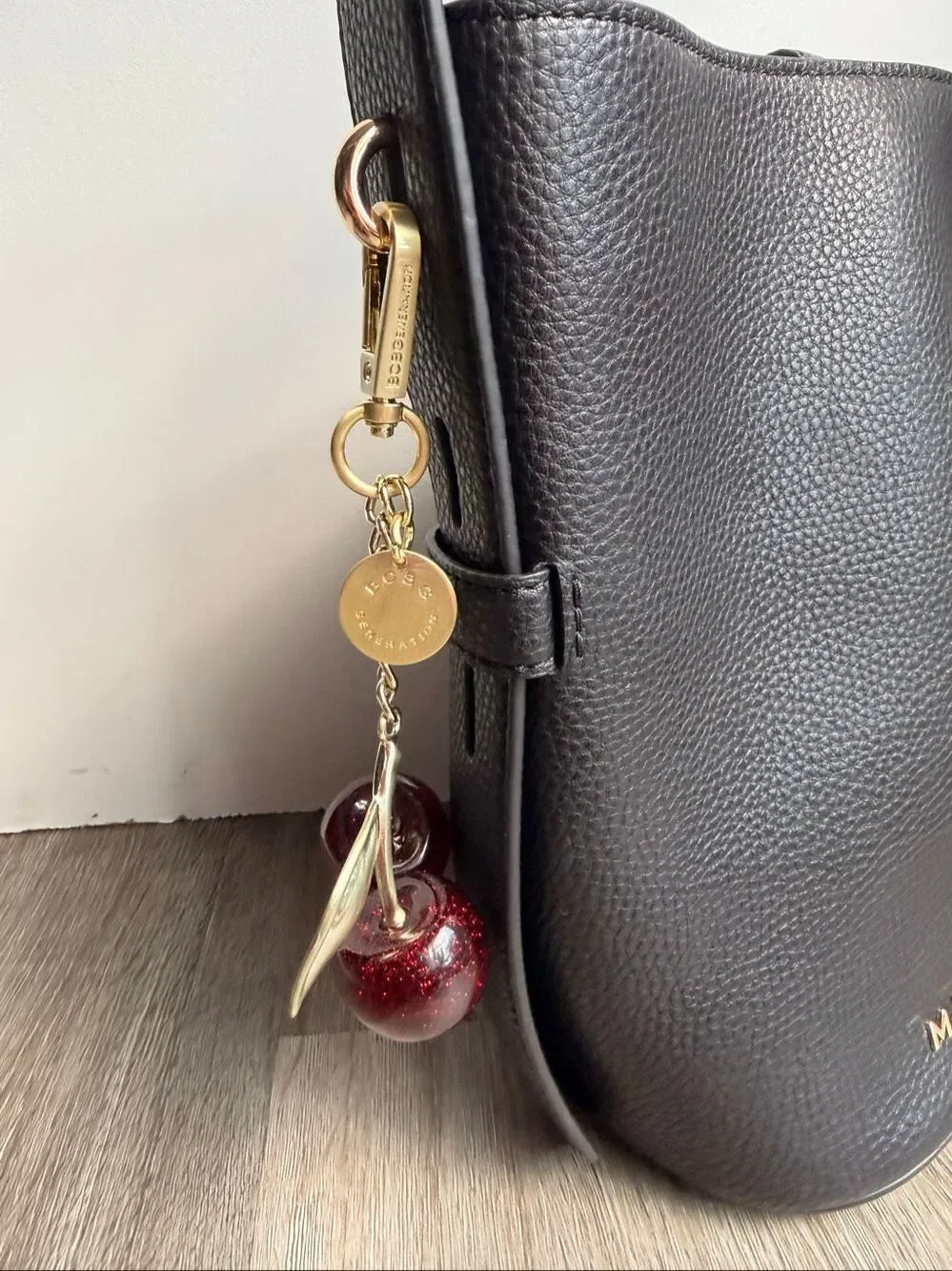 Marc Jacob Grained Calfskin Drifter Bucket Bag Black